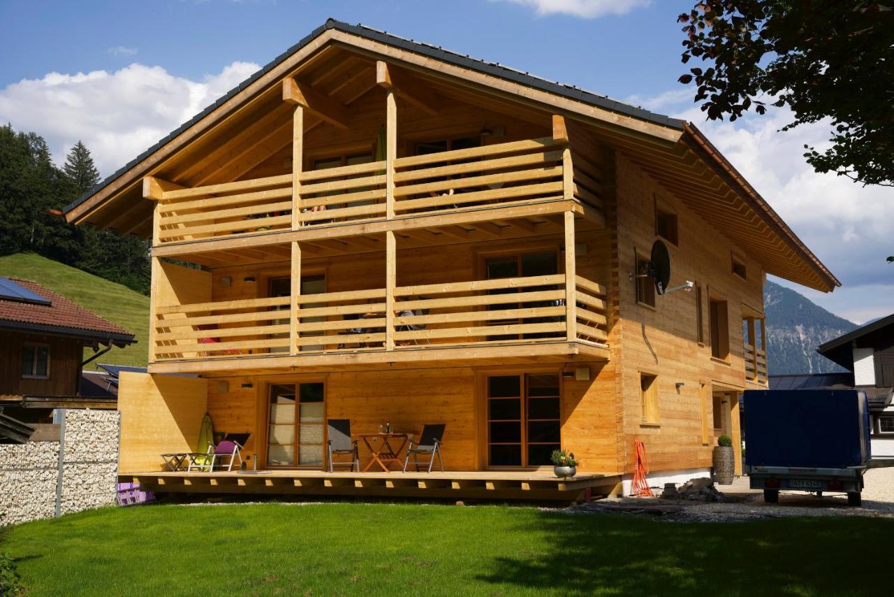 Leos Alpenchalet - Inclusive Sommer Bergbahnticket Und E-Auto Ladestation Oberstdorf Luaran gambar