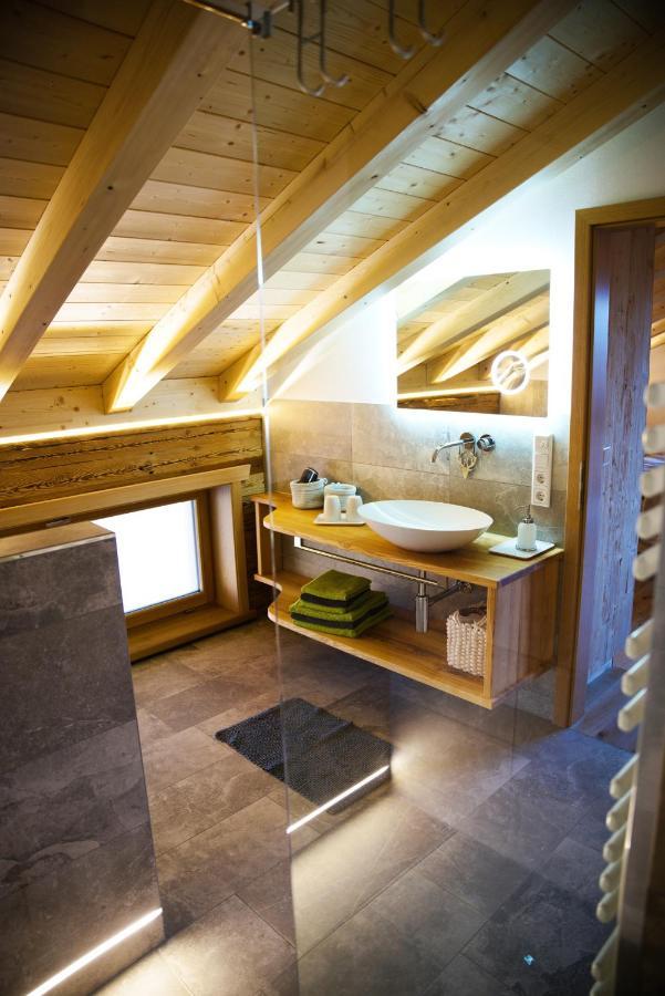 Leos Alpenchalet - Inclusive Sommer Bergbahnticket Und E-Auto Ladestation Oberstdorf Luaran gambar
